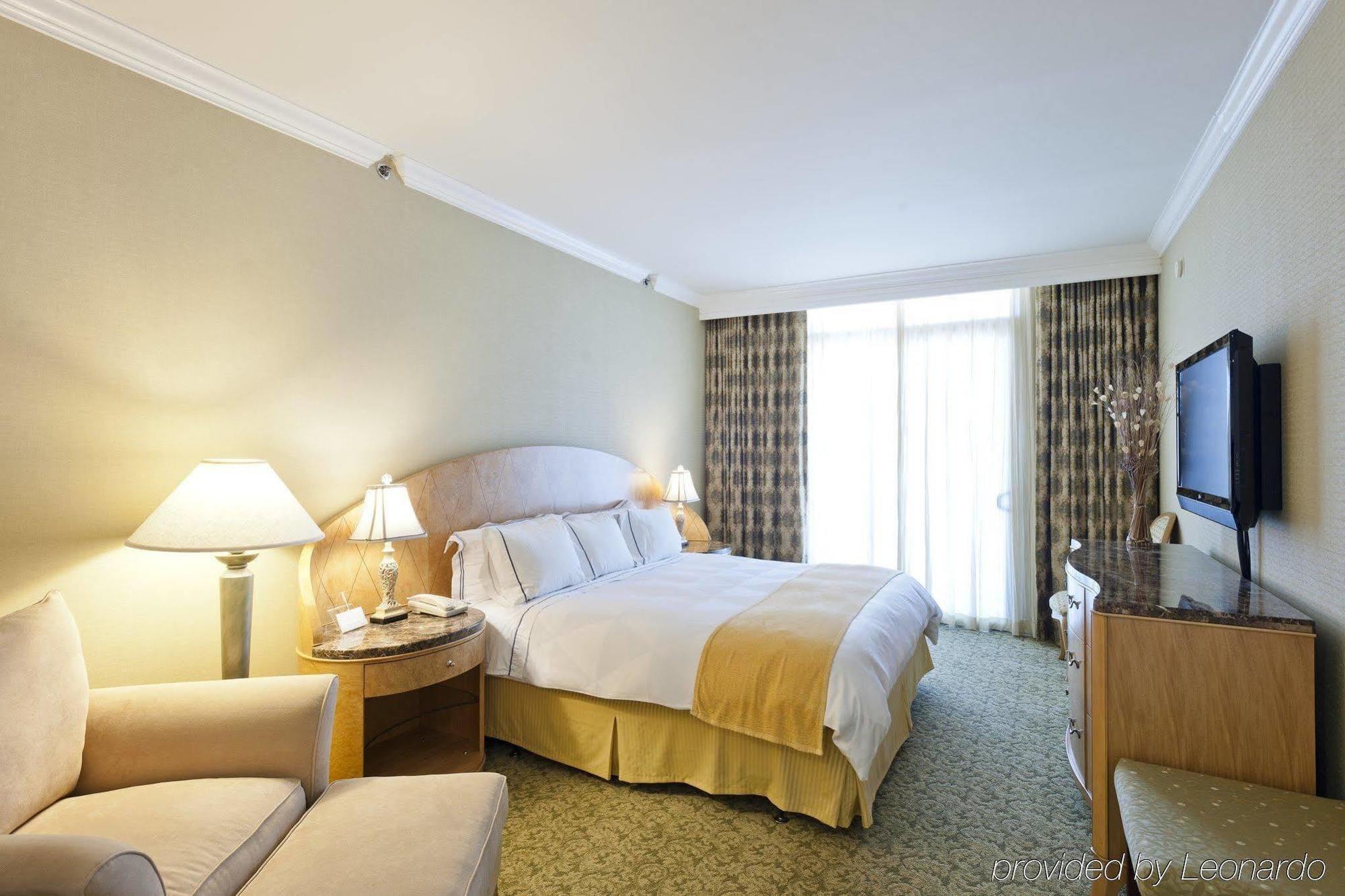Hyatt Regency Newport Beach West Номер фото